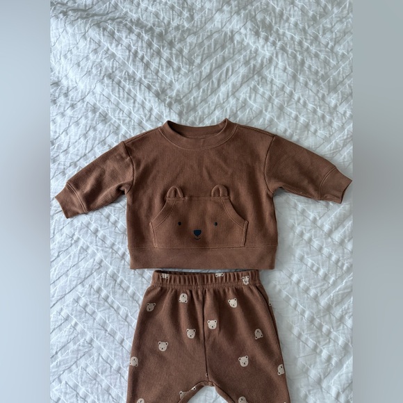 NWOT - Carter’s Matching Set - Picture 3 of 7